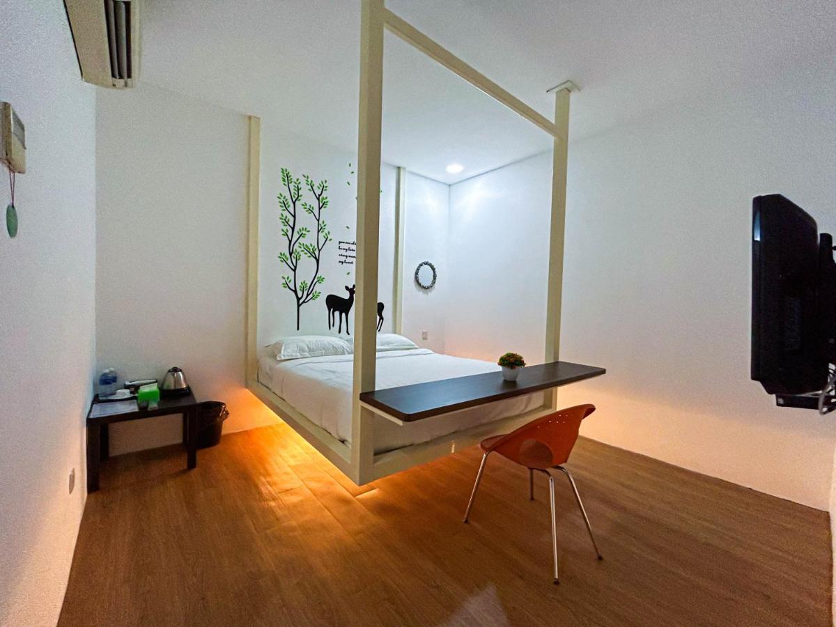 Cel Hotel Скудай Екстериор снимка