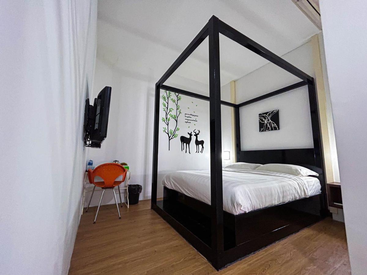 Cel Hotel Скудай Екстериор снимка