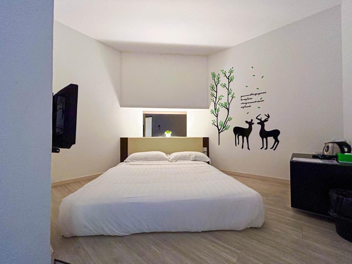 Cel Hotel Скудай Екстериор снимка