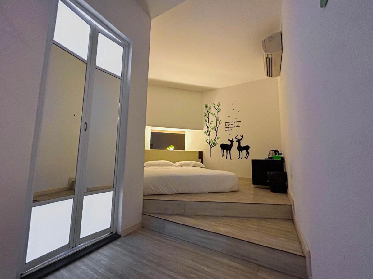 Cel Hotel Скудай Екстериор снимка