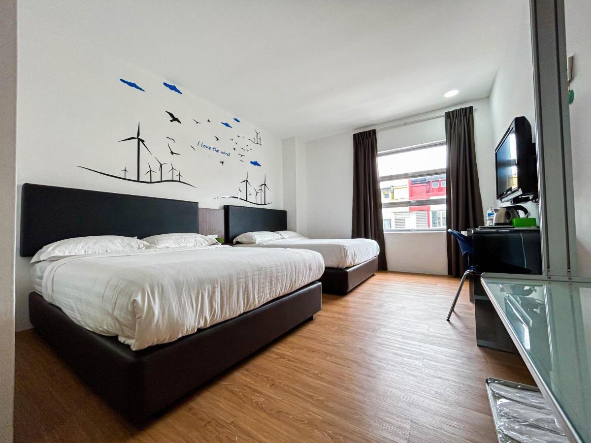 Cel Hotel Скудай Екстериор снимка